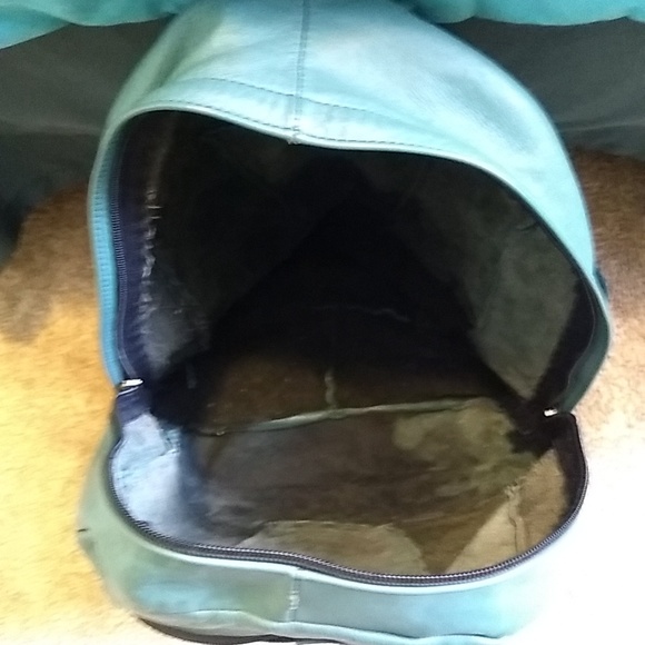 Vintage leather backpack bag! - Picture 10 of 12